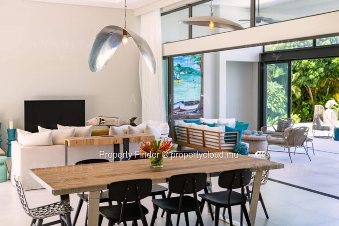 Une Villa Luxueuse avec Vue sur le Golf, Piscine Privée et Terrasse sur le Toit