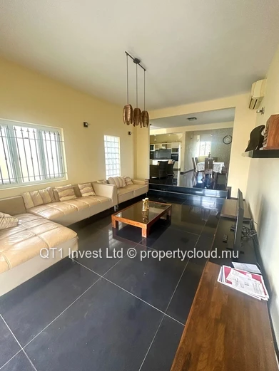 FURNISHED FAMILY VILLA FOR SALE – Grand Baie / Péreybère –