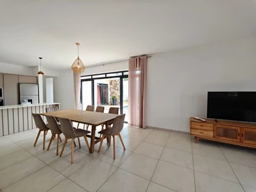 5 Bedroom Villa