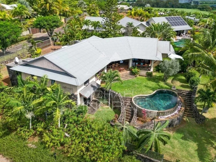 Villa d'Exception avec Vue Panoramique au sein d'un Domaine Résidentiel Prestigieux