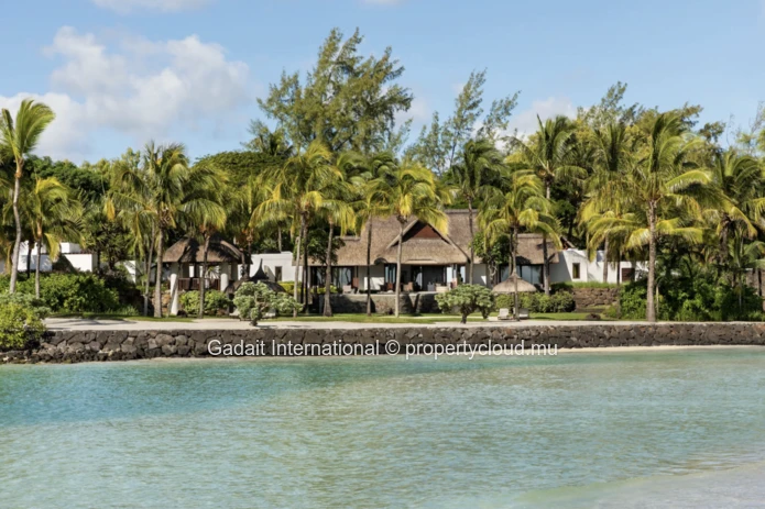 Villa de luxe en bord de mer à vendre | Plage privée et vues sur l'Océan Indien
