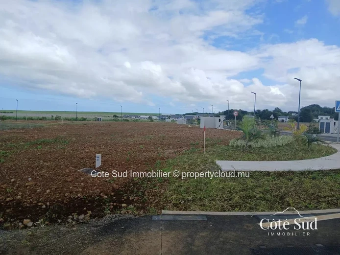Fenced plot of 880 m² in Gros Bois, Mauritius