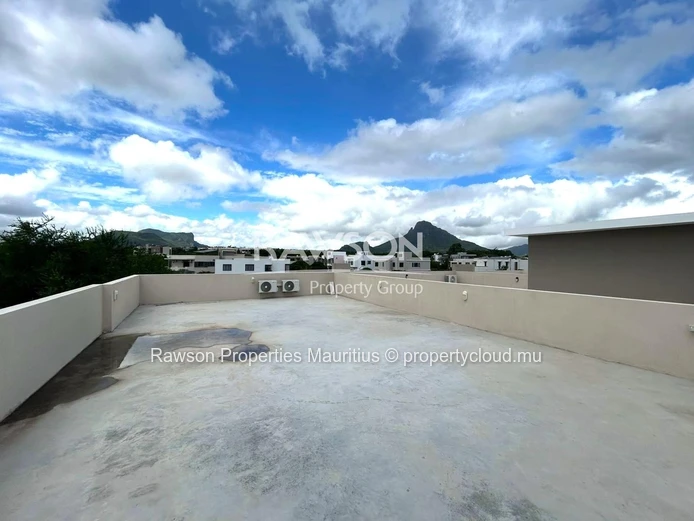 À LOUER – Appartement 3 chambres avec rooftop privé | Flic en Flac
