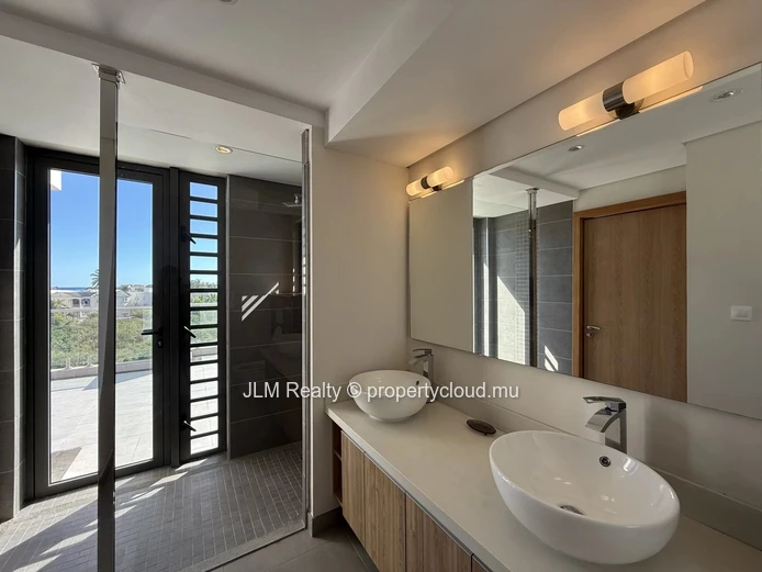 À vendre : Penthouse contemporain avec vue mer à Trou aux Biches, Île Maurice