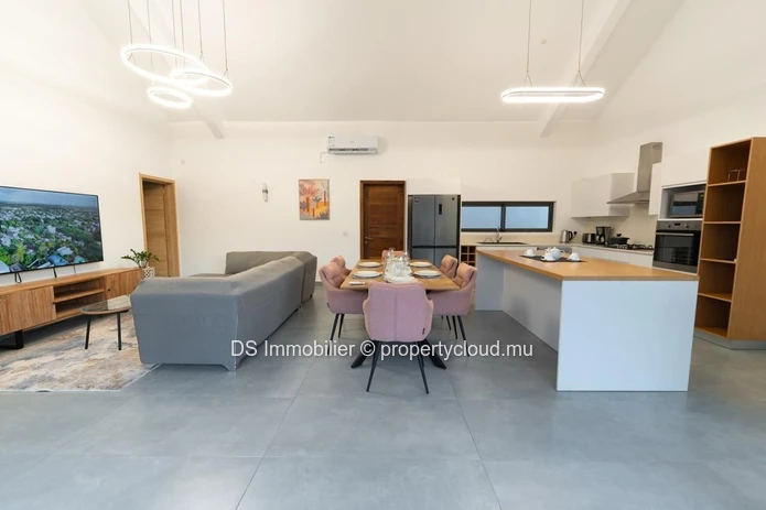 Villa Neuve Plains Pied De 3 Chambres À Vendre - Mont Mascal- Nord