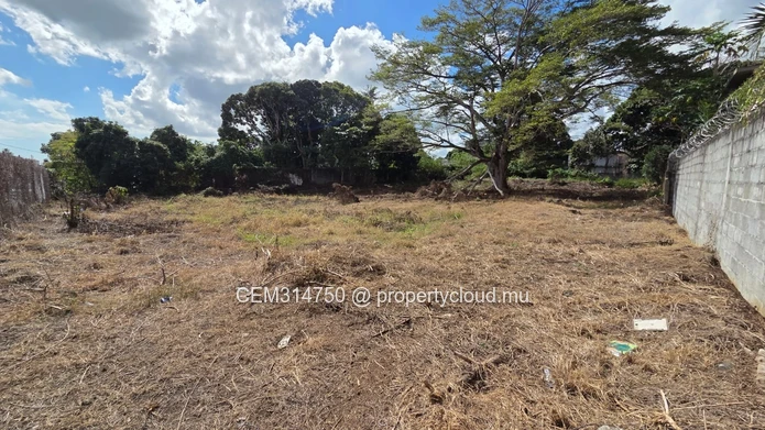 75 Perches PRIME FREEHOLD DEVELOPMENT LAND FOR SALE – QUATRE BORNES