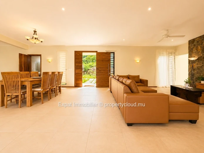 Exceptional 3-Bedroom Villa with Office for Rent at Domaine de Palmyre