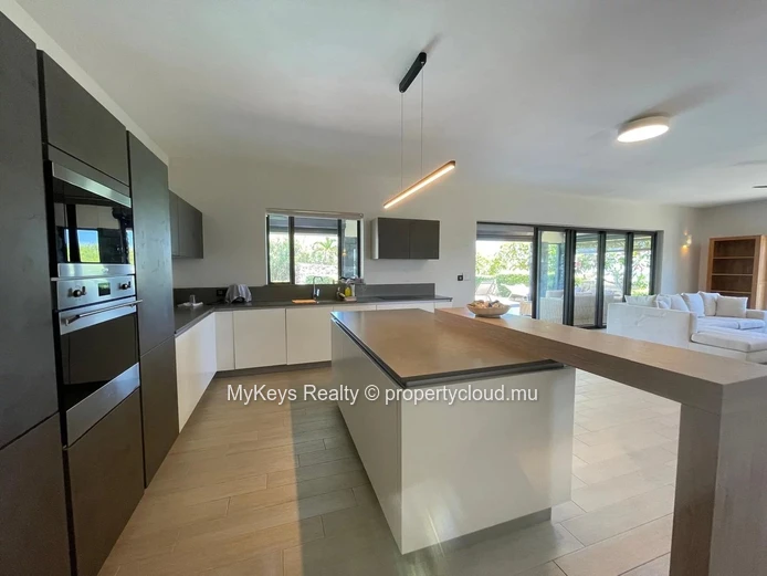 Panoramic Sea View – 5 Bedrooms - Cascavelle
