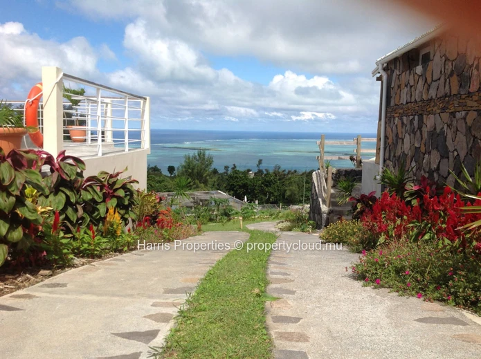 For Sale: Guesthouse For Sale.
