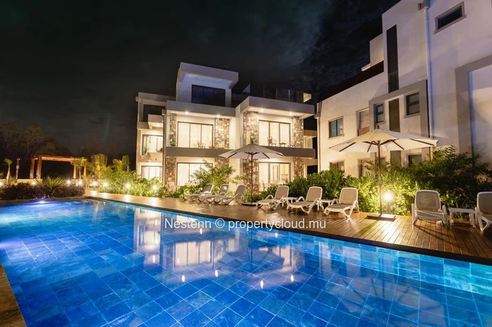Luxueux penthouse de 3 chambres avec une vue imprenable sur la mer.