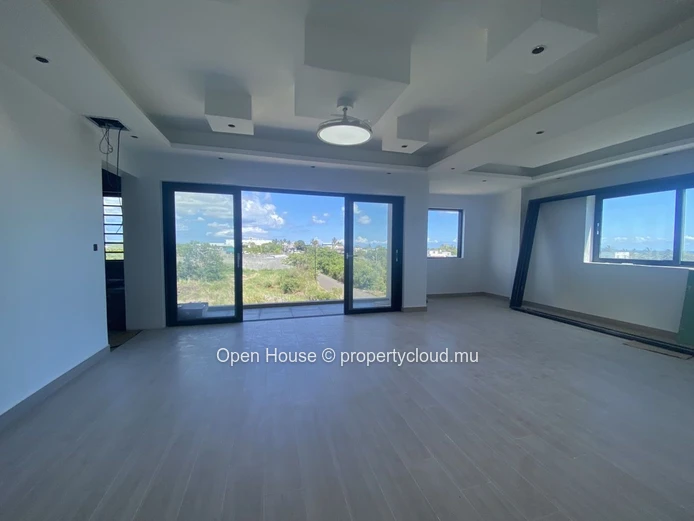 Exclusive # Local market # Goodlands # Apartment for sale of 113m², 3 bedrooms, fully furnished, sea view, communal r... (Sole Mandate)