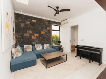 5 Bedroom Villa