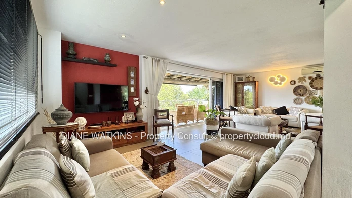 Exceptional Private Residence in La Preneuse with Panoramic Sea Views and Private Pool