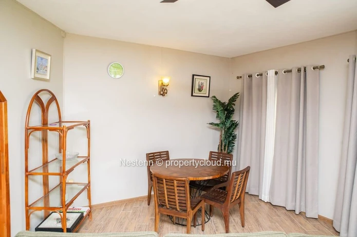 Vie en bord de mer spacieuse maison de 3 chambres avec véranda et espace vert