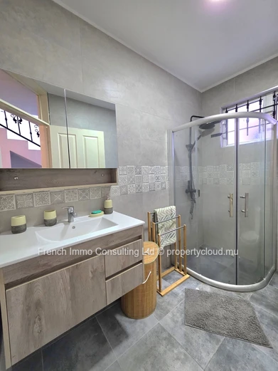 Beau Triplex de 3 chambres en vente locale a pereybere