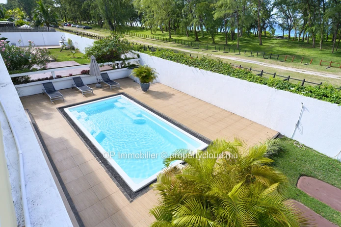 Maison 4 chambres avec piscine à vendre à Belle Mare 279m²