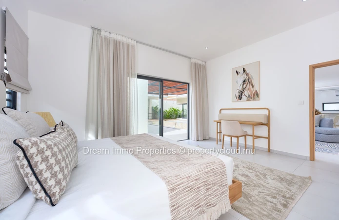 Villa moderne de 4 chambres en suite avec piscine privée à Grand Baie – Ile Maurice