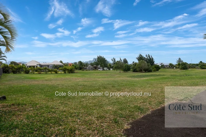 Residential lot - Secure subdivision - Beau Vallon