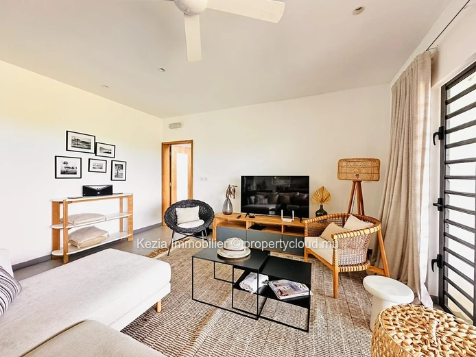 Contemporary Seafront Apartment