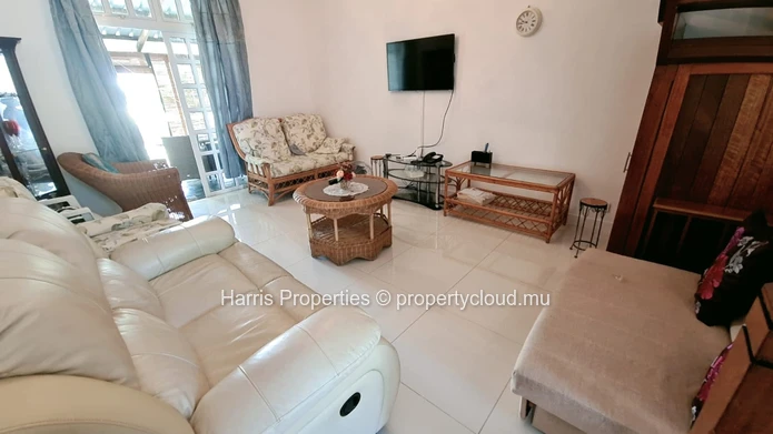Beau triplex à louer à Pereybere