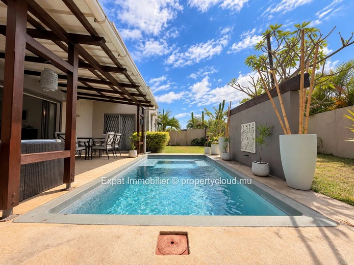 Stunning Renovated 3-Bedroom Ensuite Villa with Private Pool – Pereybere