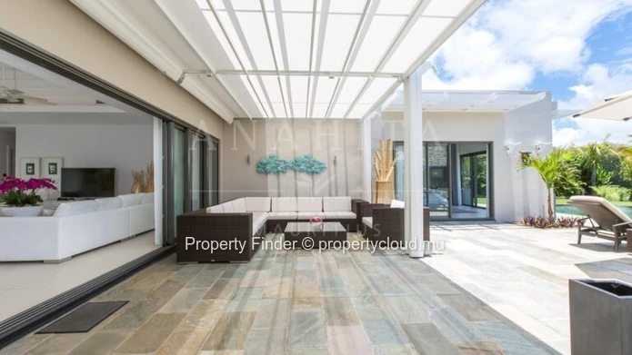 Villa Exclusive de 4 Chambres avec une Vue Imprenable sur le Golf