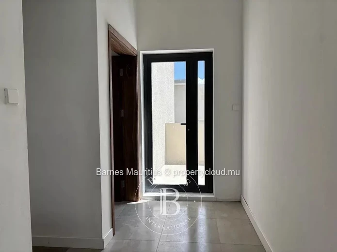 QUATRE-BORNES - Charmant penthouse de ville de 3 chambres avec vue