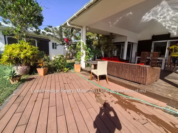 Luxury 4-Bedroom Villa with Coin de Mire Views in Domaine de Belle Vue | Spacious Family Home Near Northfields Intern...