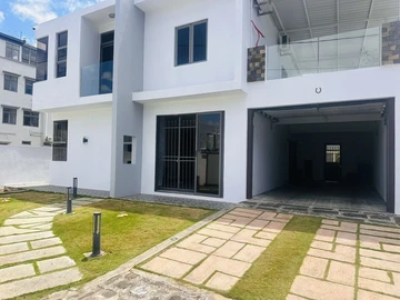3 Bedroom Townhouse, Duplex
