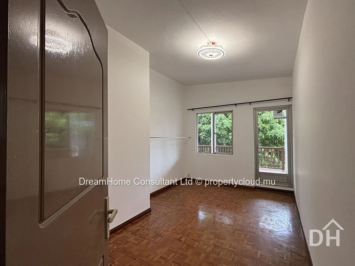 Family home for sale by the beach in Albion