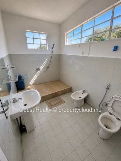 Villa rénovée de 3 chambres à louer à long terme – Rs 50 000/mois