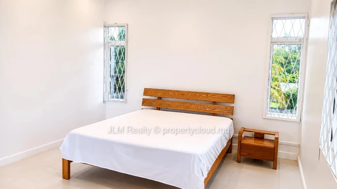 À vendre : Élégante villa rénovée de 4 chambres à Flic en Flac, Île Maurice